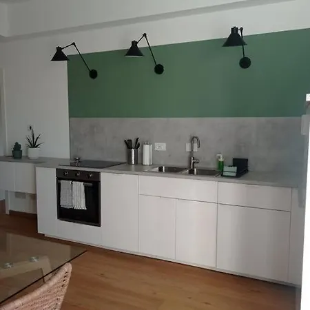 Flora Apartment *