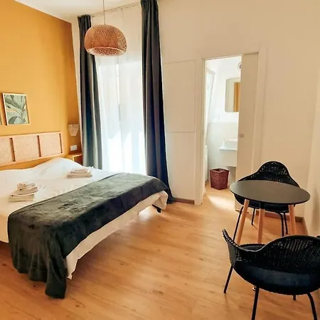 Flora Apartment *